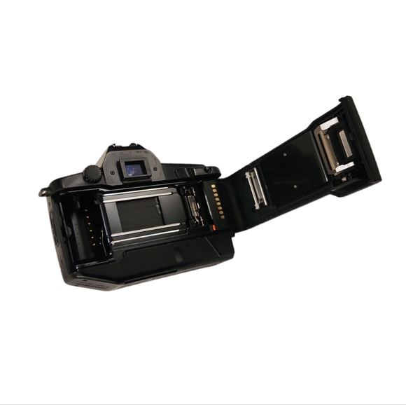 CANON EOS 650 SLR 35mm Film Camera Huge Lot 2-Lens, Flash, Batteries Filter and - Picture 6 of 11